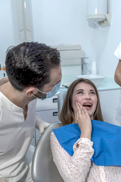 Best Emergency Dental Care for Broken or Chipped Teeth in Ives Estates, FL